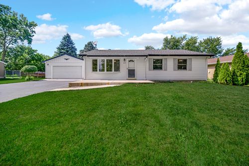 433 Nantucket Rd, Valparaiso, IN, 46385-8271 | Card Image
