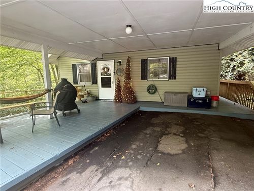 61 River Loop, Newland, NC, 28657-8457 | Card Image