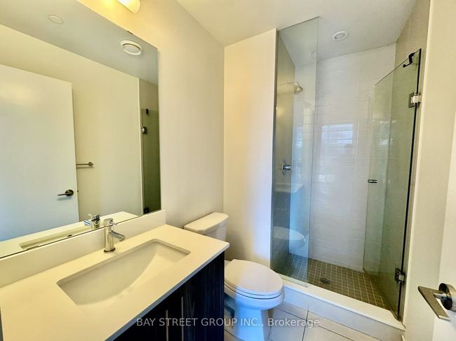 1514 - 27 Bathurst St, Condo with 2 bedrooms, 2 bathrooms and null parking in Toronto ON | Image 7