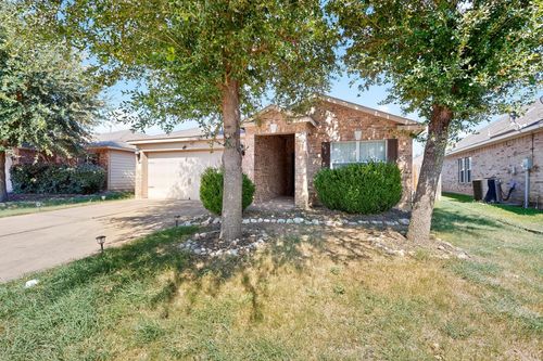 10045 Quail Glen Dr, Fort Worth, TX, 76140-7514 | Card Image
