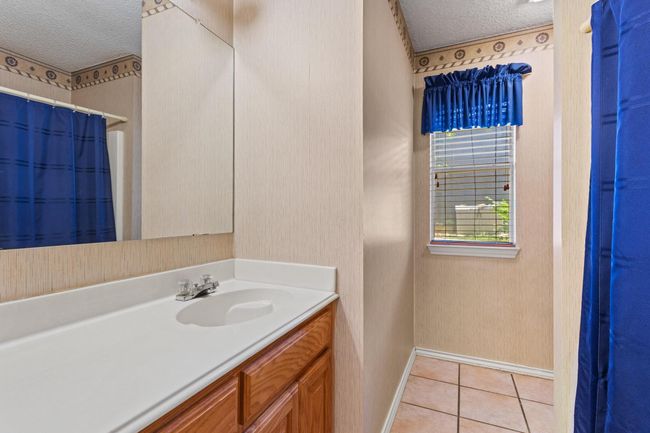 hall bathroom | Image 21