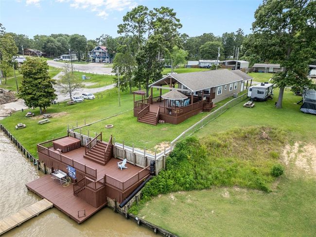 271 Key Largo Loop, House other with 3 bedrooms, 2 bathrooms and 3 parking in Pointblank TX | Image 43