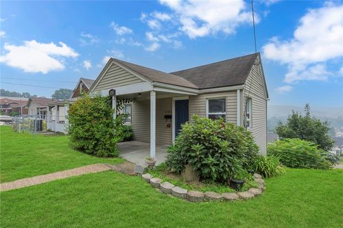 1703 Pierce St, Aliquippa, PA, 15001-1907 | Card Image