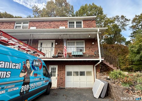 35a-201 Regan Rd, Vernon, CT, 06066-2861 | Card Image
