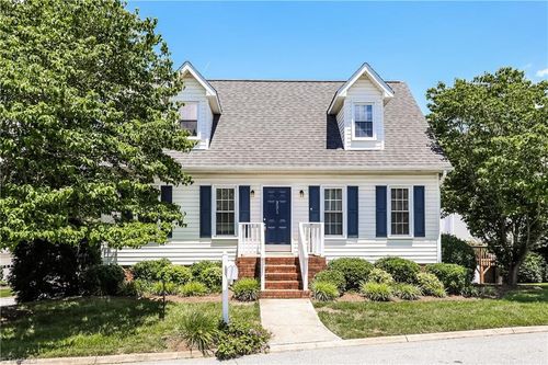 331 Brookside Ct, Kernersville, NC, 27284-3327 | Card Image