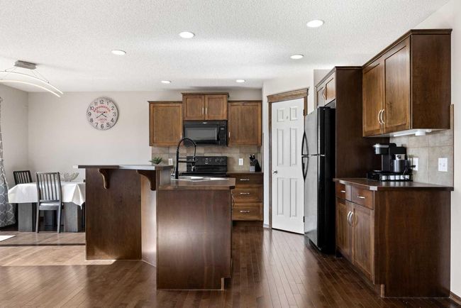 174 Chapalina Terr Se, House other with 4 bedrooms, 4 bathrooms and 4 parking in Calgary AB | Image 6