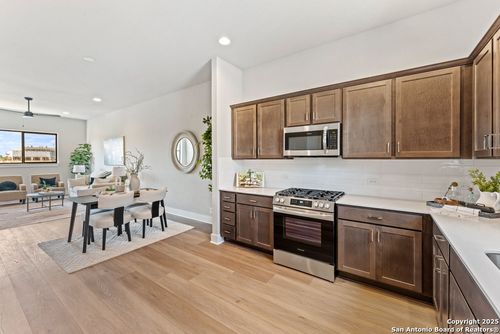 7944 Kennedy Hl, San Antonio, TX, 78235-4440 | Card Image