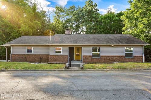 107 W Magnolia Ln, Oak Ridge, TN, 37830-5316 | Card Image