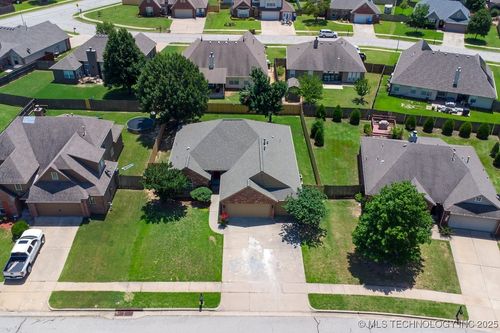 1713 W Austin St, Broken Arrow, OK, 74011-3966 | Card Image