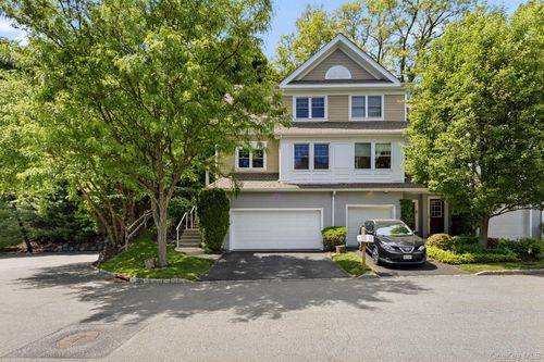 94 Hillcrest Ln, Peekskill, NY, 10566-6925 | Card Image