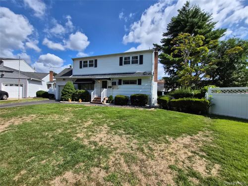 1733 Meadow Ct, East Meadow, NY, 11554-5015 | Card Image