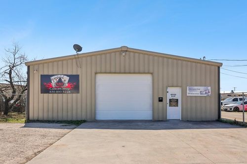 2811 Cobbler Lane, Kerrville, TX, 78028 | Card Image