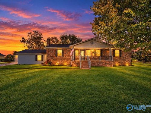 424 Horseshoe Bend Rd, Scottsboro, AL, 35769-8931 | Card Image