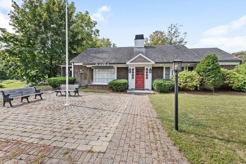 11 Maple St, West Newbury, MA, 01985-1502 | Card Image