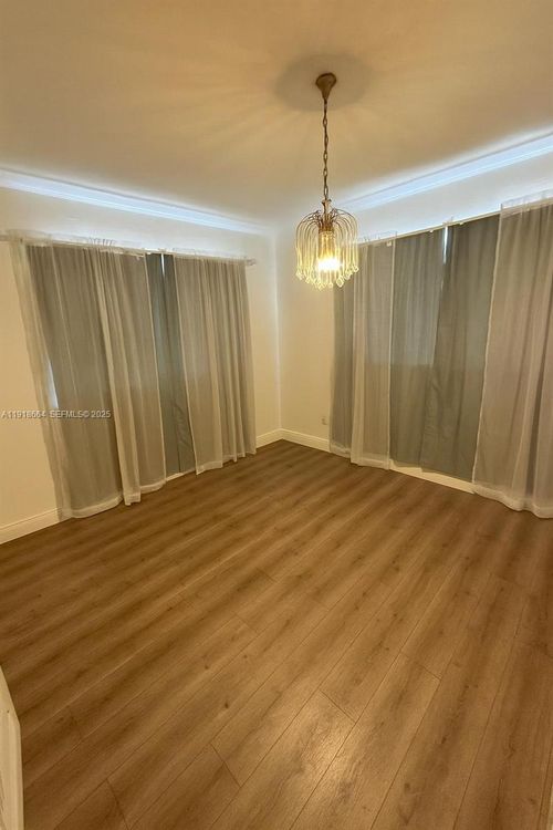 2659 W 10th Ave, Hialeah, FL, 33010-1229 | Card Image