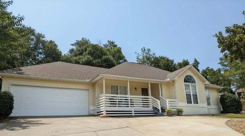 216 Laurel Wood Dr, Smiths Station, AL, 36877-3368 | Card Image