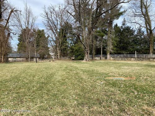 3403 Cabin Cir, Louisville, KY, 40222-6204 | Card Image