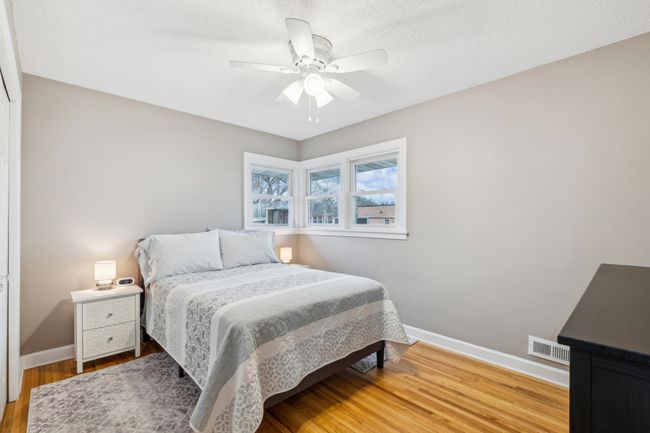 Primary bed can accomodate a king bed | Image 7