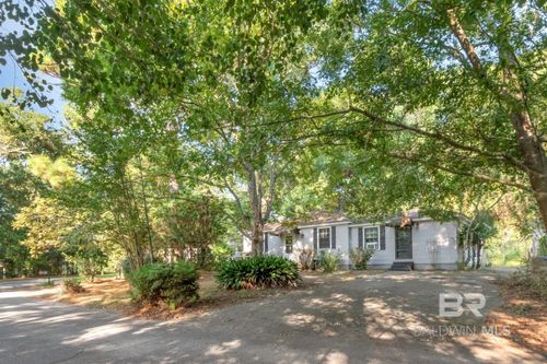 300 Pineview Ln W, Mobile, AL, 36608-2745 | Card Image