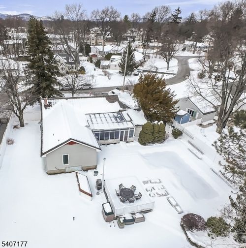 7 Dale Ave, Pompton Plains, NJ, 07444-1313 | Card Image