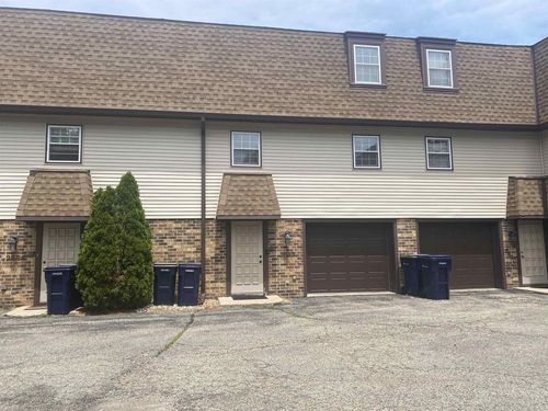 2532 W Memorial Dr, Janesville, WI, 53548-1401 | Card Image