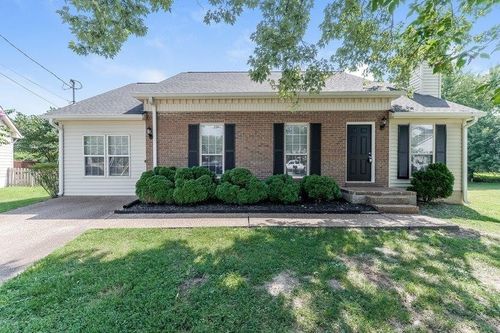 106 Creekside Ct, Hendersonville, TN, 37075-3063 | Card Image
