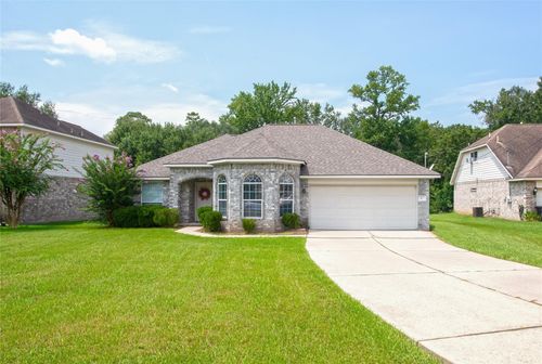 4 Pine Way, Conroe, TX, 77304-1323 | Card Image
