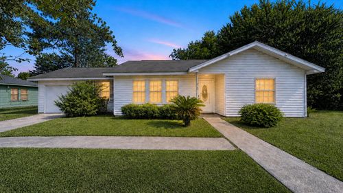 10 Byron Rd, Orange, TX, 77630-2596 | Card Image