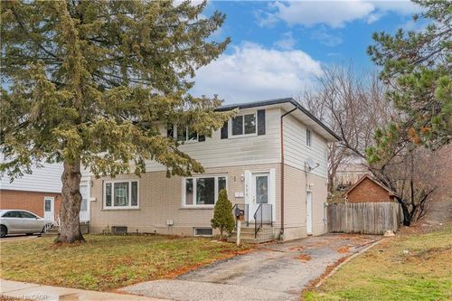 111 Chalmers St S, Cambridge, ON, N1R6A5 | Card Image