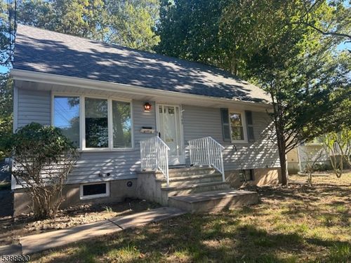 120 Seminole Ave, Oakland, NJ, 07436-2923 | Card Image