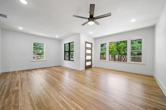 1719 Aggie Ln, House other with 4 bedrooms, 3 bathrooms and 4 parking in Austin TX | Image 12