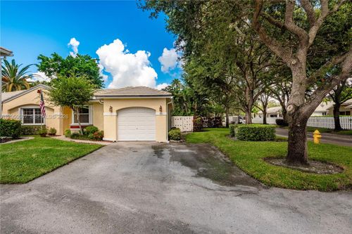9852 Nw 9th Ct, Plantation, FL, 33324-6122 | Card Image
