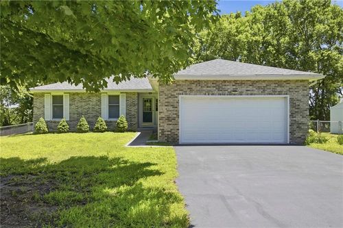 31901 S State Route T, Garden City, MO, 64747-9363 | Card Image