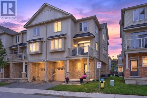 84-6 Chestnut Dr, Grimsby, ON, L3M0C4 | Card Image