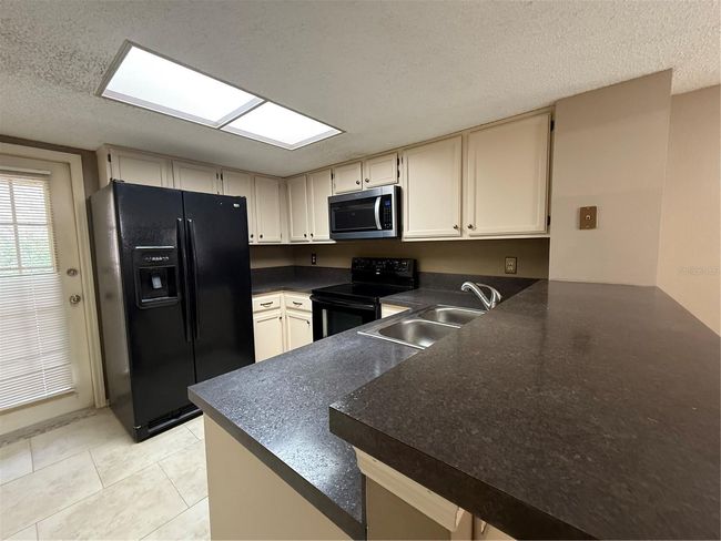 2201 Fletchers Point Cir, Townhouse with 2 bedrooms, 3 bathrooms and null parking in TAMPA FL | Image 18
