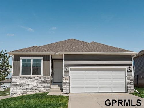 8513 S 184th Ter, Omaha, NE, 68136-6430 | Card Image