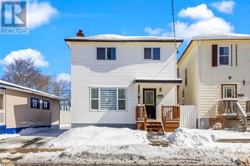 18 Cashin Ave, St. John's, NL, A1E3A8 | Card Image