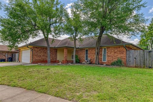 1308 Se 3rd St, Moore, OK, 73160-7870 | Card Image