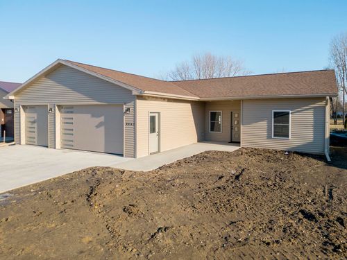 4467 Charm Drive, Waterloo, IA, 50701 | Card Image