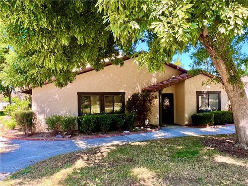 2820 Monroe St, Riverside, CA, 92504-4284 | Card Image