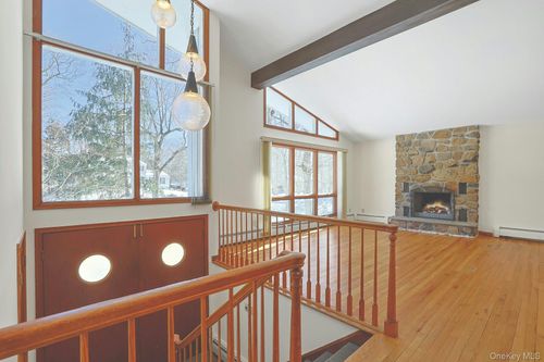 4 Sassi Dr, Croton-On-Hudson, NY, 10520-1020 | Card Image
