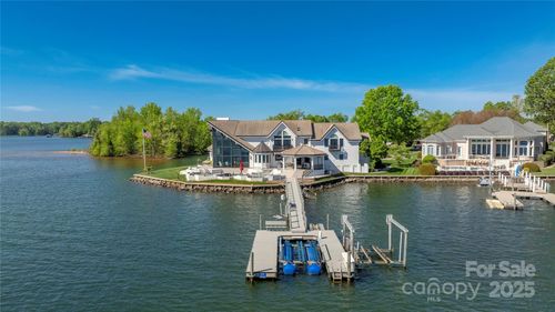 3386 Governors Island Dr, Denver, NC, 28037-8441 | Card Image