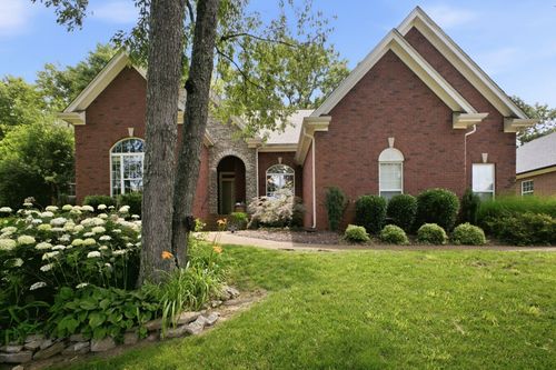 325 Red Feather Ln, Brentwood, TN, 37027-4772 | Card Image