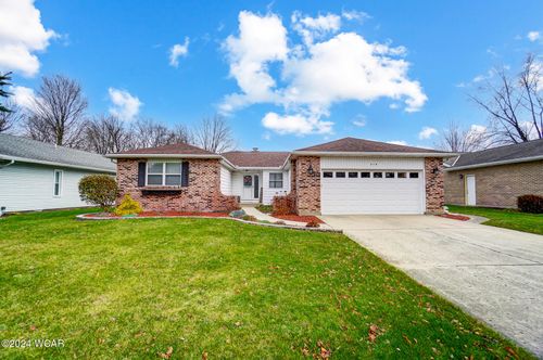 218 Phillips Drive, Wapakoneta, OH, 45895 | Card Image