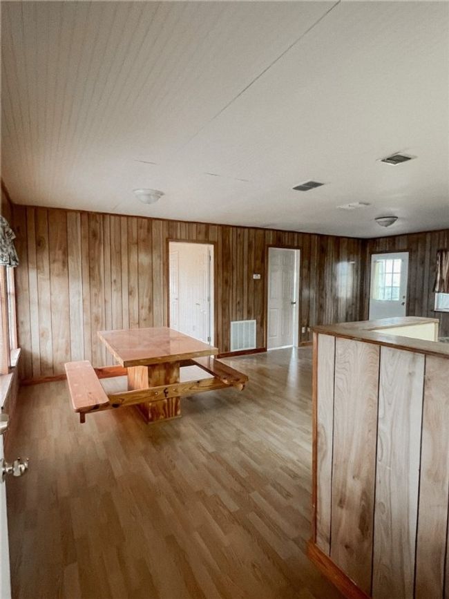 156 Naylor Rd, House attached with 4 bedrooms, 3 bathrooms and null parking in Calliham TX | Image 16