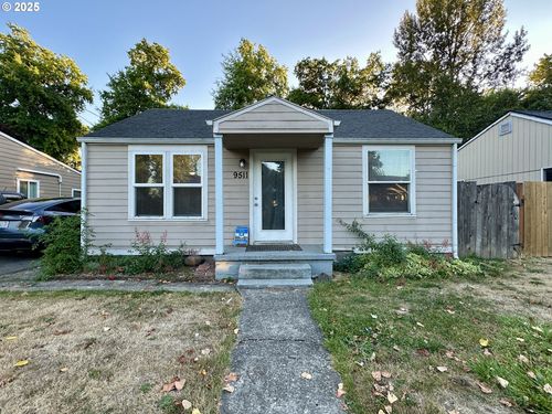 9511 Ne Gertz Cir, Portland, OR, 97211-1269 | Card Image