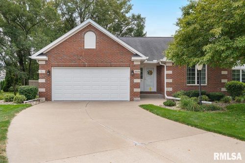 3028 16th Street Ct, East Moline, IL, 61244-3813 | Card Image
