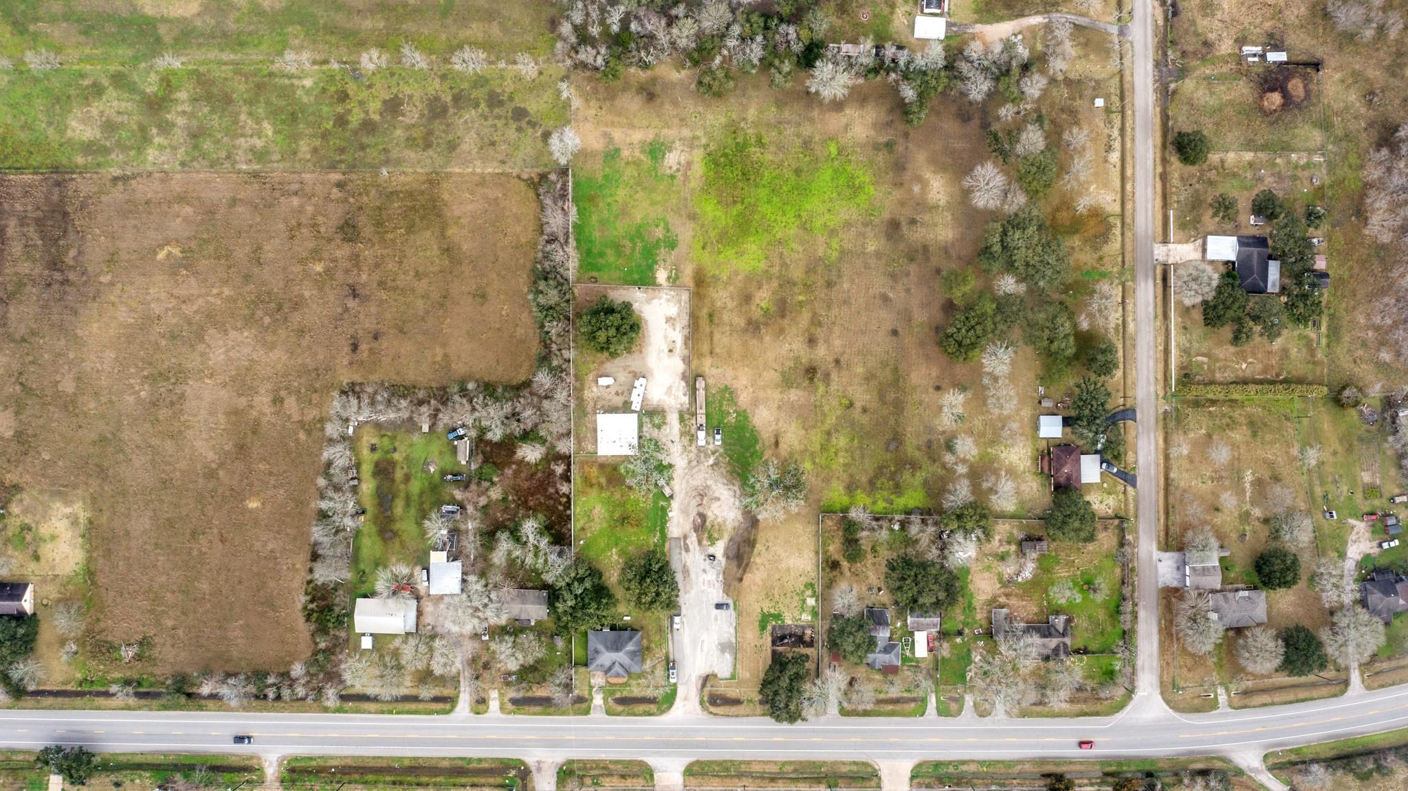 Land in Alvin 5