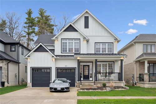 213 Fallowfield Dr, Kitchener, ON, N2C0C2 | Card Image
