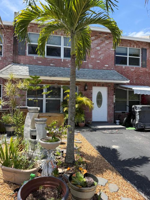806 Nw 41st Ct, Deerfield Beach, FL, 33064-1815 | Card Image
